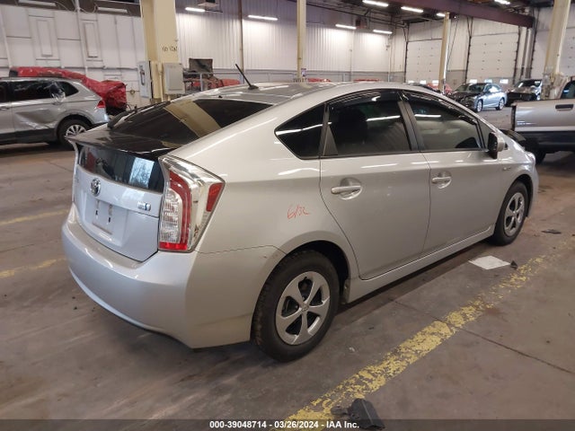 Toyota Prius Three 2014 JTDKN3DU5E0392599 Image 4