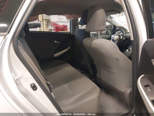 Toyota Prius Three 2014 JTDKN3DU5E0392599 Image 8