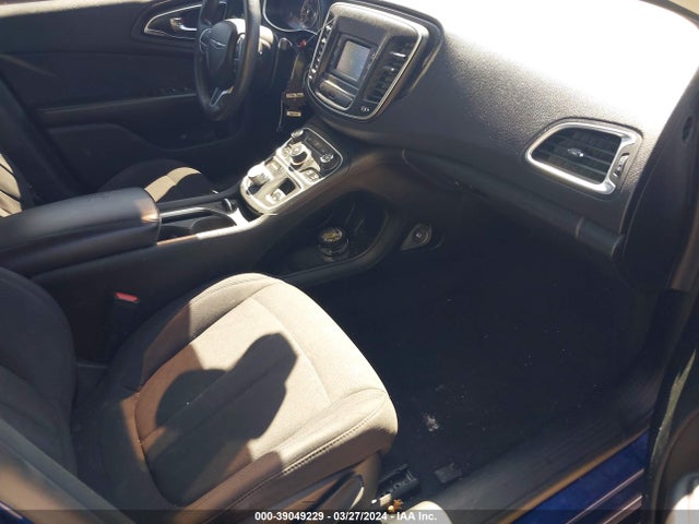 Chrysler 200 Limited 2015 1C3CCCAB7FN560636 Image 5