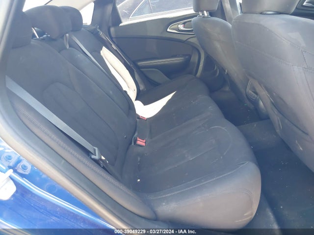 Chrysler 200 Limited 2015 1C3CCCAB7FN560636 Image 8