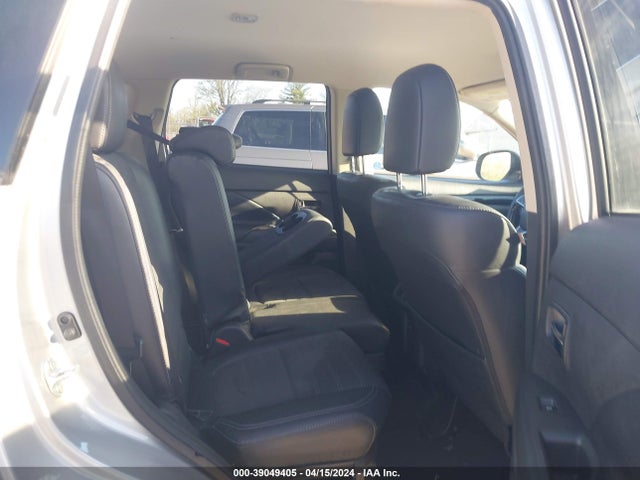 JA4AD3A36KZ043799 Mitsubishi Outlander Se