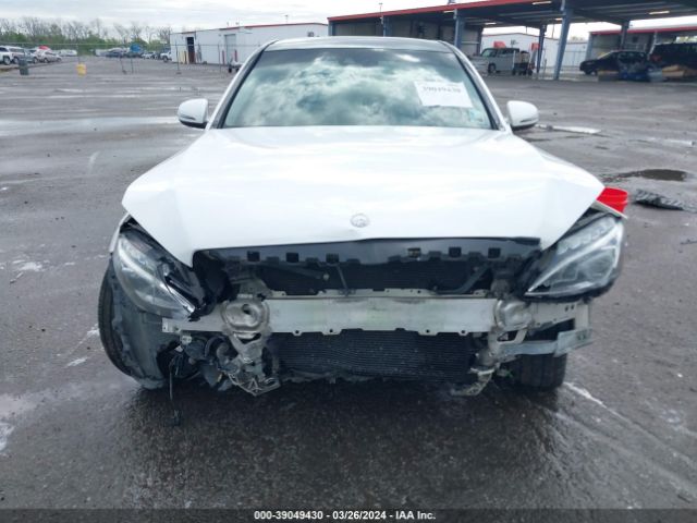 55SWF4JB4GU131801 Mercedes-Benz C 300 Luxury/sport