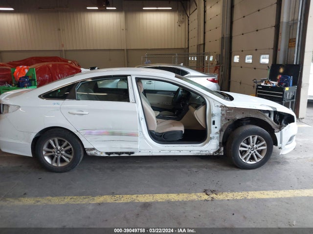 Hyundai SONATA SE 2016 5NPE24AF4GH261932 Image 13