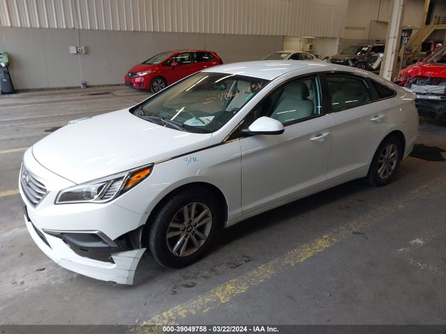 Hyundai SONATA SE 2016 5NPE24AF4GH261932 Image 2