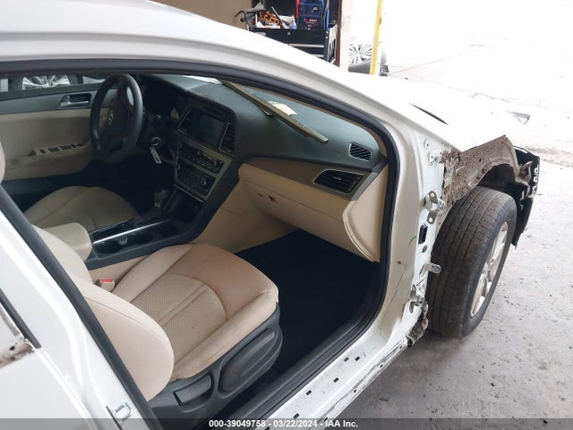 Hyundai SONATA SE 2016 5NPE24AF4GH261932 Image 5