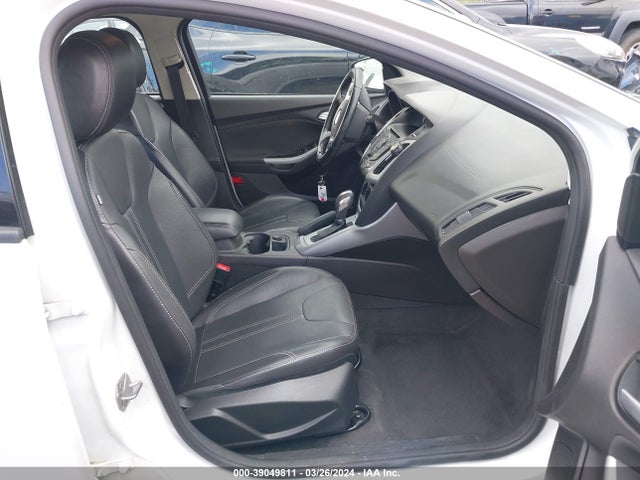 Ford FOCUS SE 2014 1FADP3K24EL256179 Image 5