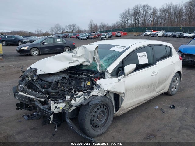 KIA FORTE LX 2017 KNAFK5A84H5702517 Image 2