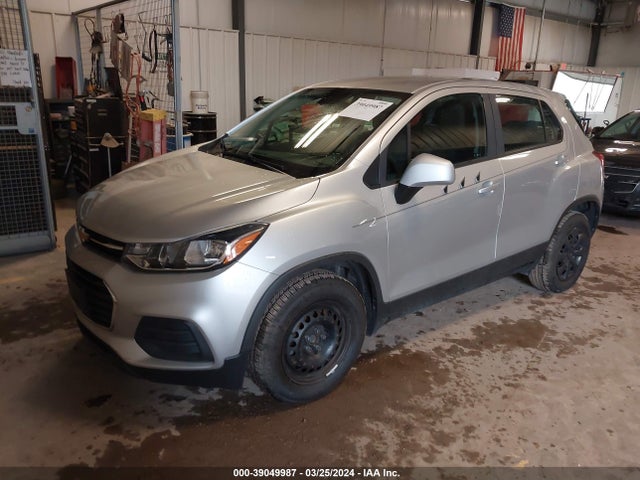 Chevrolet TRAX LS 2017 KL7CJKSB0HB181179 Image 2