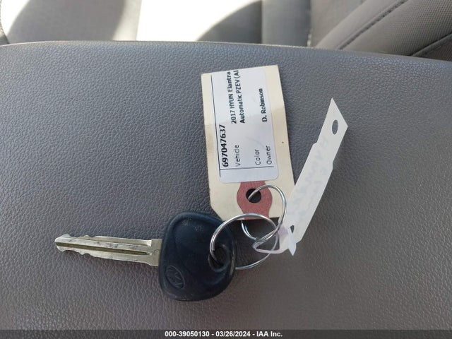 Hyundai ELANTRA SE 2017 5NPD74LF8HH132233 Image 11