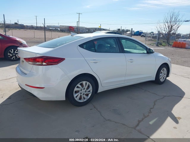 Hyundai ELANTRA SE 2017 5NPD74LF8HH132233 Image 4