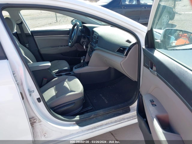 Hyundai ELANTRA SE 2017 5NPD74LF8HH132233 Image 5