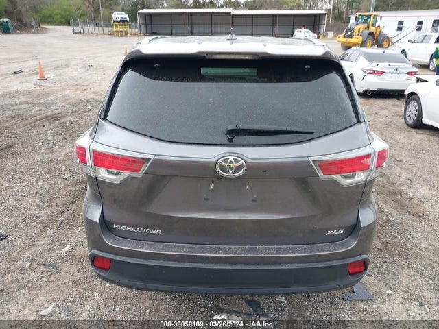 Toyota Highlander Xle V6 2015 5TDKKRFHXFS095662 Image 16