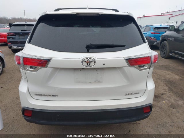 Toyota Highlander Xle V6 2015 5TDJKRFH3FS082294 Image 16