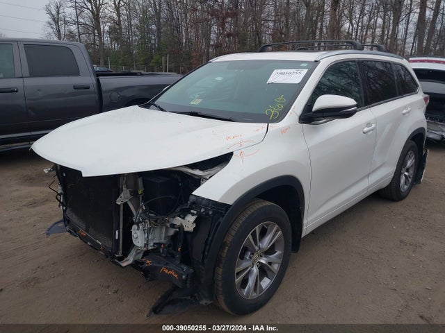 Toyota Highlander Xle V6 2015 5TDJKRFH3FS082294 Image 2
