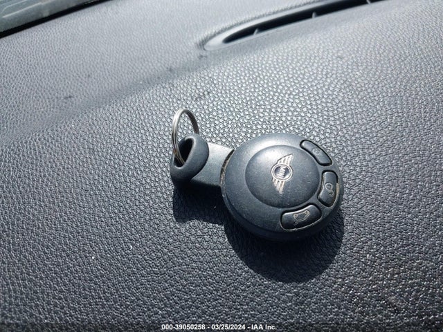 2008 MINI COOPER WMWMF33548TT68245 Photo 10