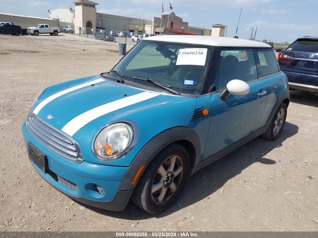 2008 MINI COOPER WMWMF33548TT68245 Photo 1