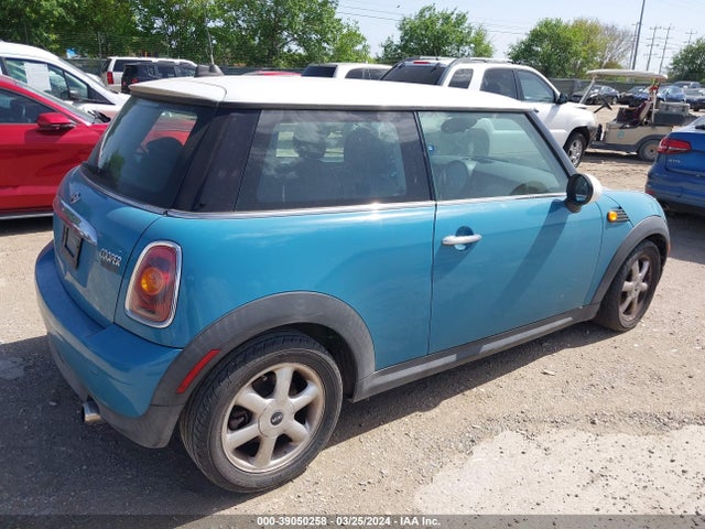 2008 MINI COOPER WMWMF33548TT68245 Photo 3