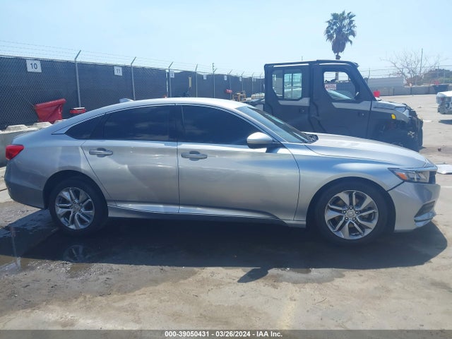 Honda ACCORD LX 2018 1HGCV1F15JA217609 Image 13