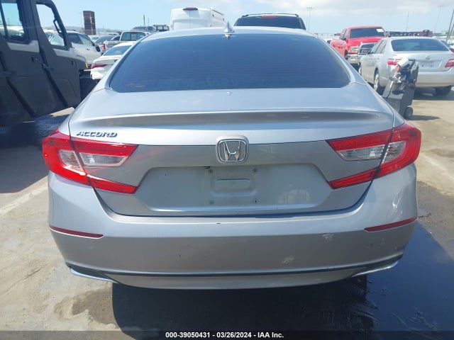 Honda ACCORD LX 2018 1HGCV1F15JA217609 Image 16