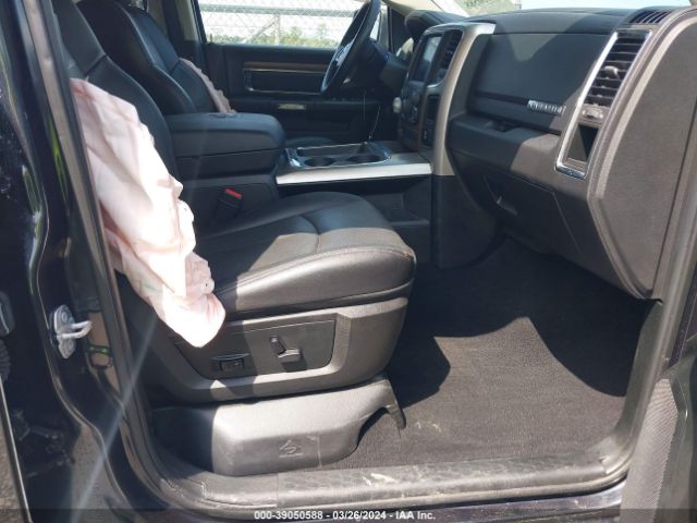 1C6RR7NT6JS158462 RAM 1500 Laramie  4x4 5'7 Box