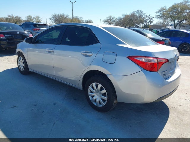 Toyota COROLLA L 2018 5YFBURHE7JP741268 Image 3
