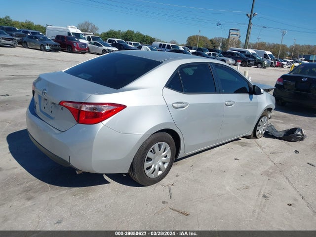 Toyota COROLLA L 2018 5YFBURHE7JP741268 Image 4