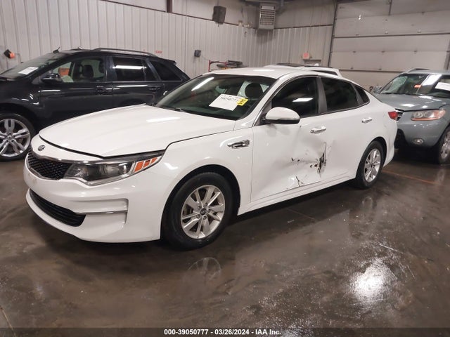 KIA Optima Lx 2018 5XXGT4L32JG249127 Image 2