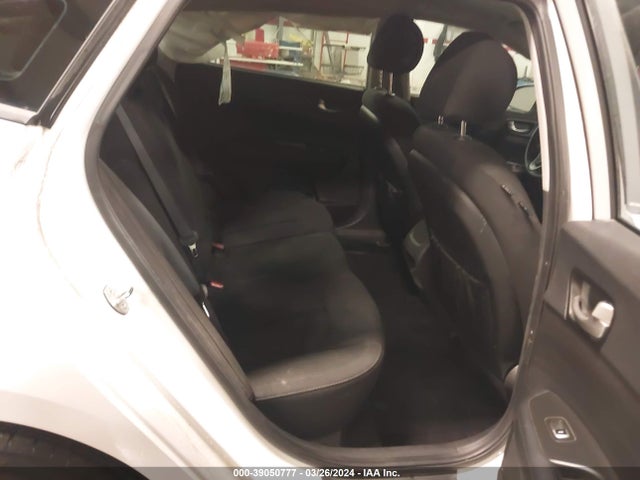 KIA Optima Lx 2018 5XXGT4L32JG249127 Image 8