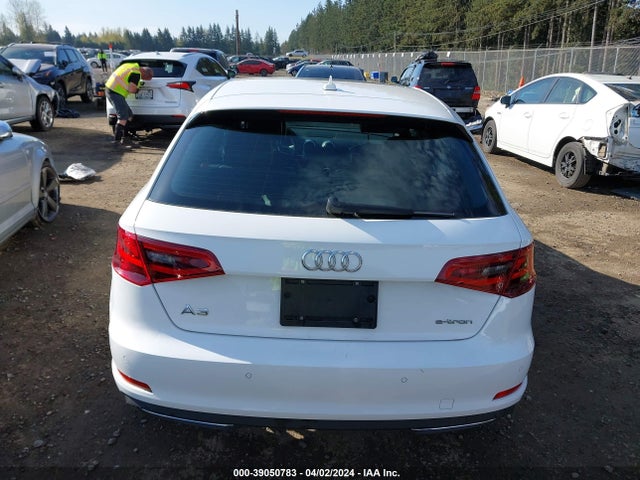 WAUUPBFF0GA066926 Audi A3 E-tron 1.4t Premium