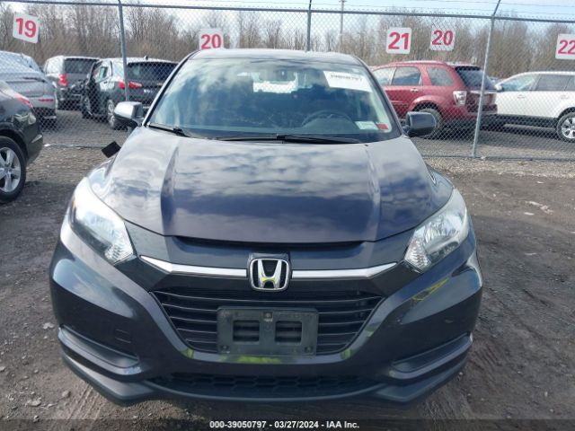 3CZRU6H35JM712459 Honda HR-V LX