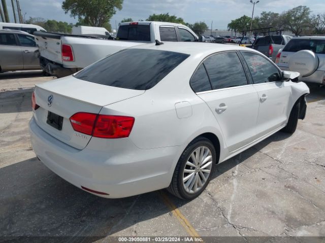 2013 VOLKSWAGEN JETTA 3VWLX7AJ1DM260402 Photo 3