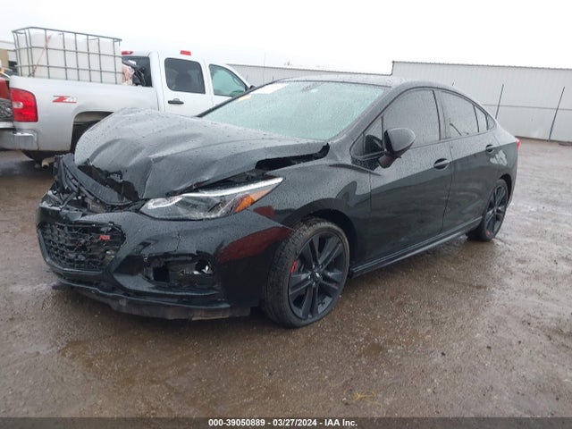 Chevrolet Cruze Lt Auto 2018 1G1BE5SM7J7230790 Image 2