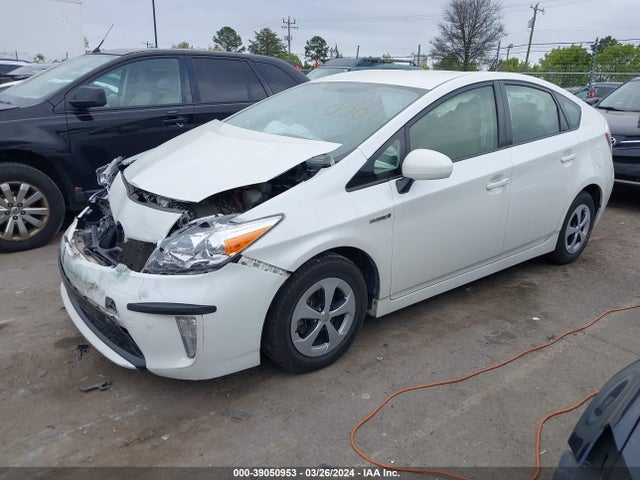 Toyota Prius Three 2014 JTDKN3DU9E0390001 Image 2