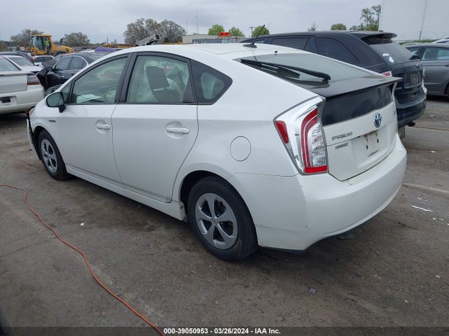 Toyota Prius Three 2014 JTDKN3DU9E0390001 Image 3