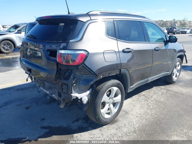 3C4NJCBB0KT743427 Jeep Compass Latitude Fwd