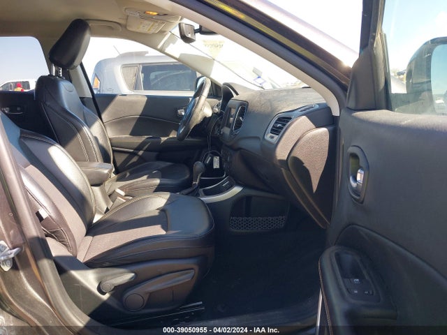 3C4NJCBB0KT743427 Jeep Compass Latitude Fwd
