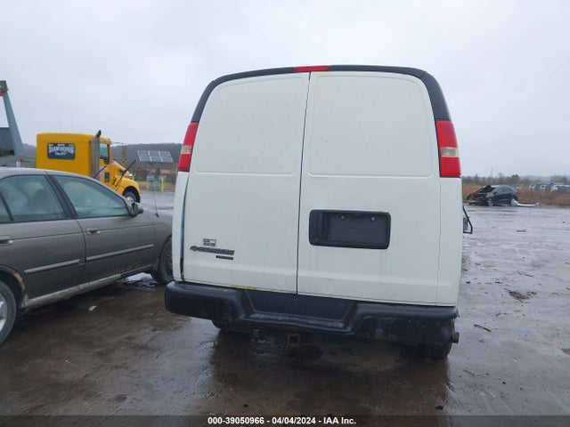 Chevrolet Express 2500 Work Van 2014 1GCWGFBA7E1122337 Image 17