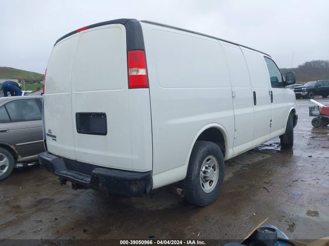 Chevrolet Express 2500 Work Van 2014 1GCWGFBA7E1122337 Image 4