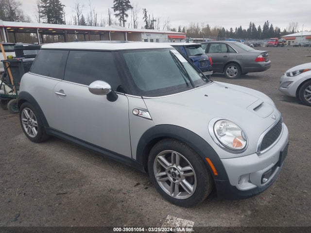 2011 MINI COOPER S WMWSV3C58BTY20151 Photo 0