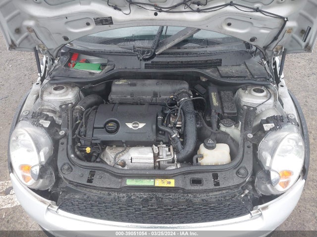 2011 MINI COOPER S WMWSV3C58BTY20151 Photo 9