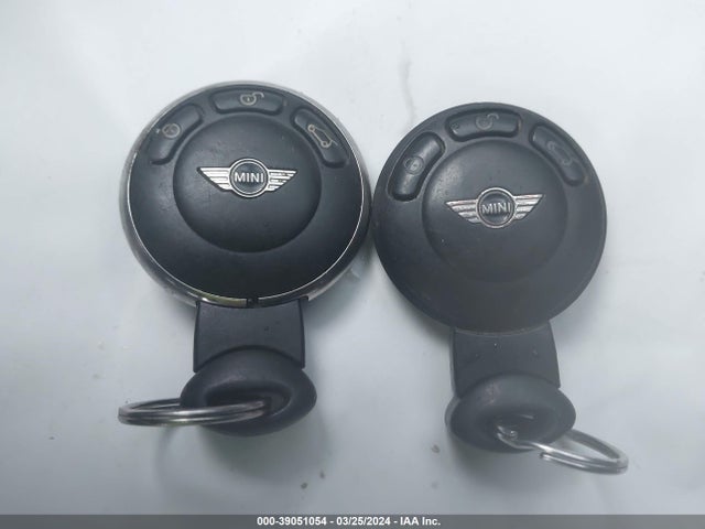 2011 MINI COOPER S WMWSV3C58BTY20151 Photo 10