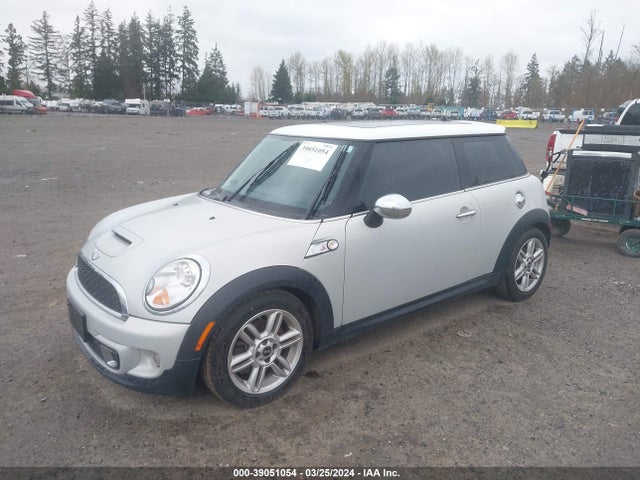 2011 MINI COOPER S WMWSV3C58BTY20151 Photo 1