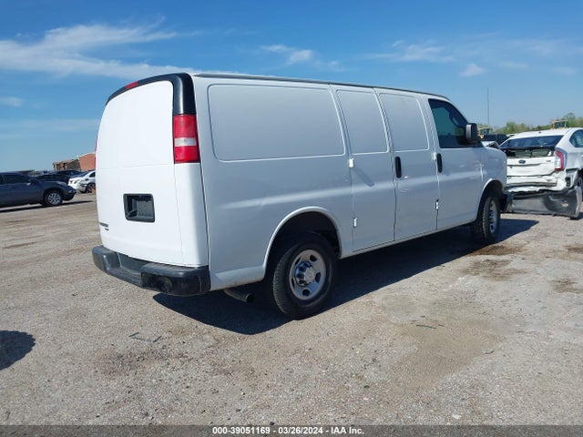 Chevrolet Express 2500 Work Van 2016 1GCWGAFF8G1335034 Image 4