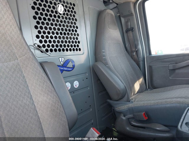 Chevrolet Express 2500 Work Van 2016 1GCWGAFF8G1335034 Image 5