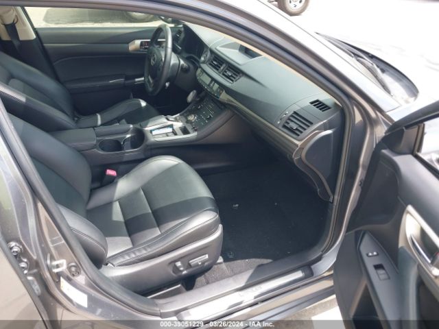 JTHKD5BH9E2202455 Lexus CT 200