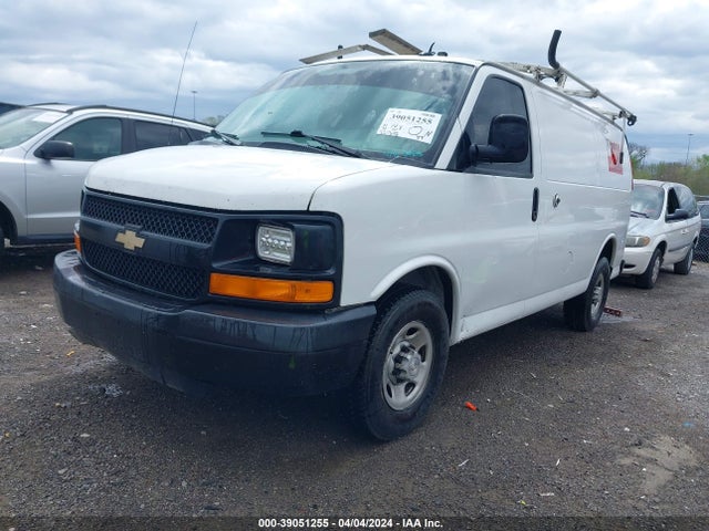 Chevrolet Express 2500 Work Van 2015 1GCWGFCF3F1278984 Image 2