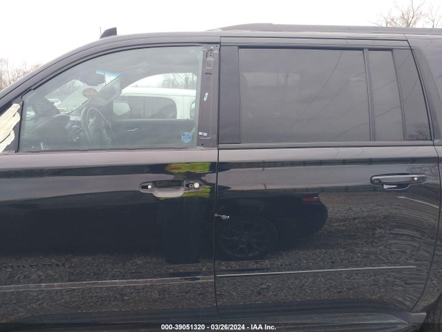 Chevrolet Suburban Premier 2018 1GNSKJKC8JR397719 Image 14