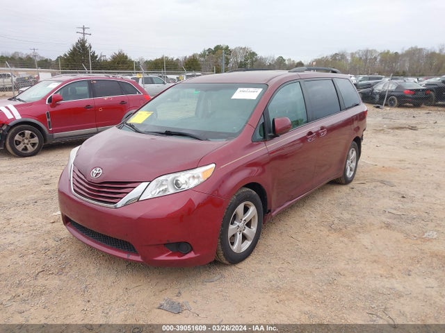 Toyota Sienna Le 8 Passenger 2015 5TDKK3DC4FS550669 Image 2