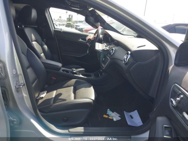 WDCTG4GB3JJ526975 Mercedes-Benz Gla 250 4matic