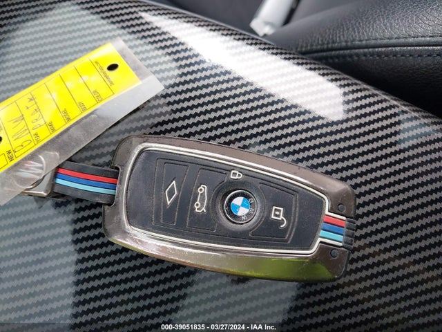 BMW 320i Xdrive 2014 WBA3C3G56ENS72650 Image 11